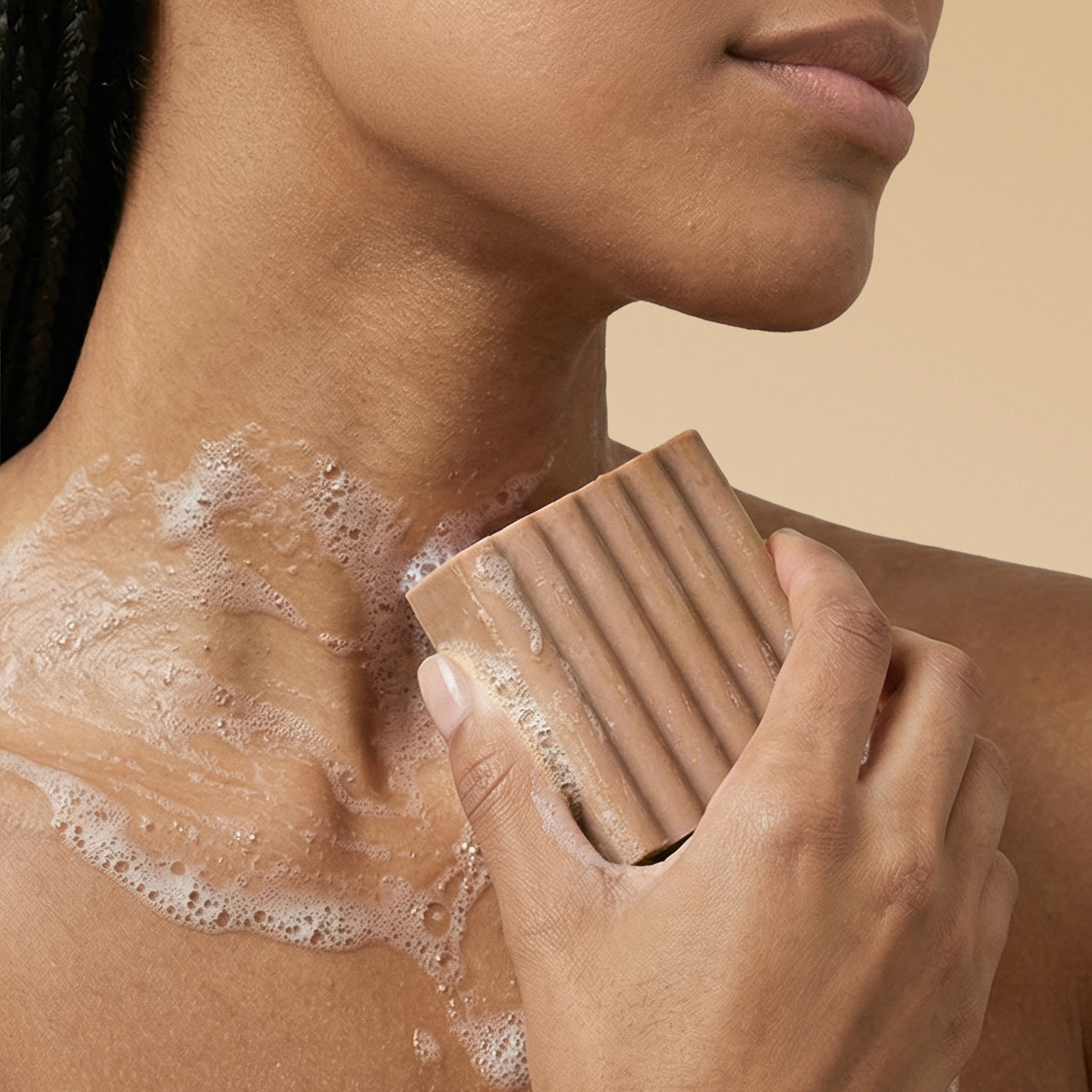 506432-WarmSugarBodyWashBar-Cleansing-BottleFreeBeauty-Model-8-1280x1280px_b2f75fae-7893-4b11-a1ad-b11d53d7d0cd.jpg