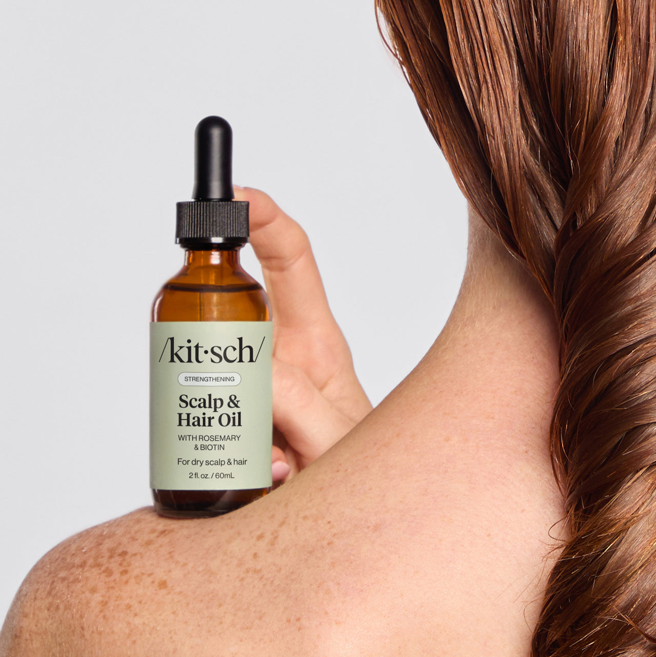 60633-StrengtheningScalp_HairOil-Rosemary_Biotin-Model-Consumables-4-1280x1280px_97881cd6-f094-49b7-b2b1-932c5e9601bf.jpg
