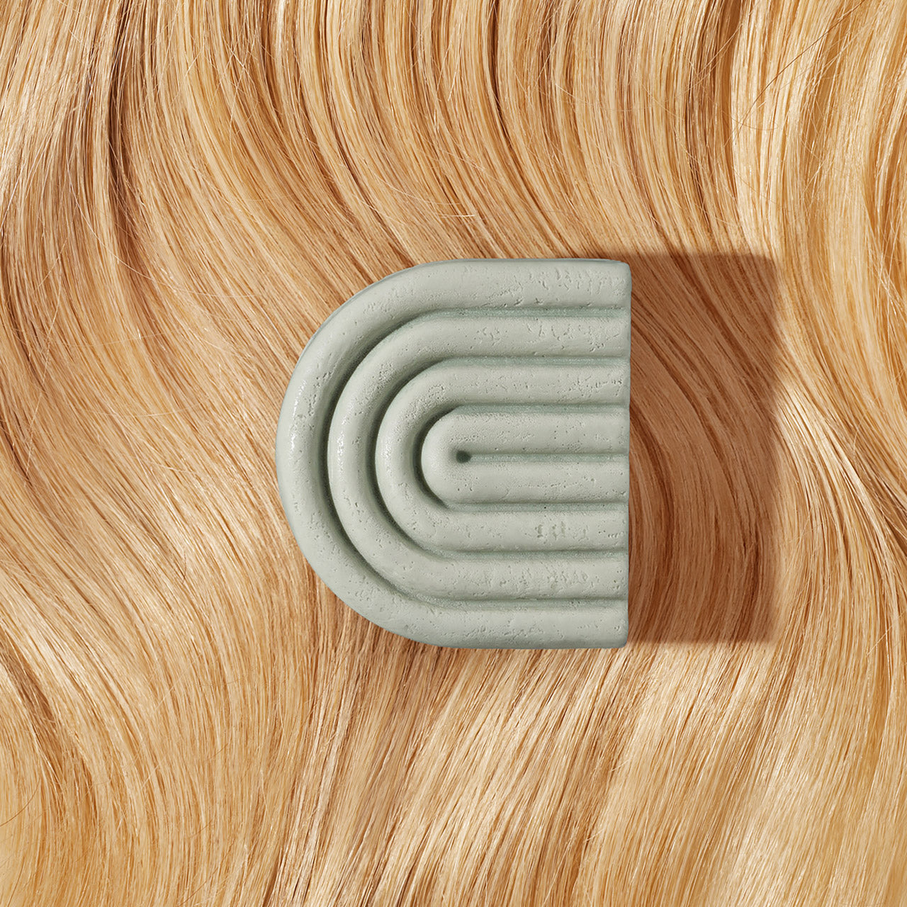 64952-CreativeProductShoot-VolumizingSolidConditioner-BottleFreeBeauty-Rosemary_Biotin-After-1280x1280px_e23d8f88-0df2-492d-8004-f5d8e1f70c29.jpg