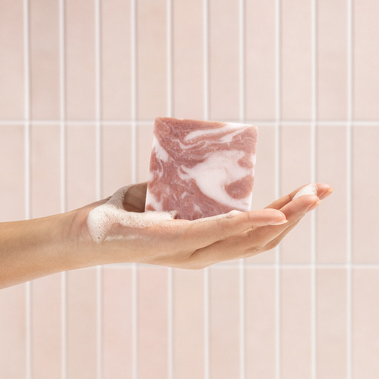 9852-CreativeProductShoot-SheaButterSolidBodyWashBar-BottleFreeBeauty-4-1280x1280px.jpg